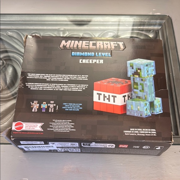 Minecraft Diamond Level Creeper Set - Picture 5 of 6